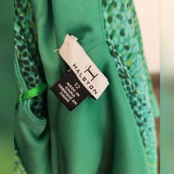HALSTON Green Speckled Print kaftan style mini dress. Can tie at the front - Picture 6 of 9